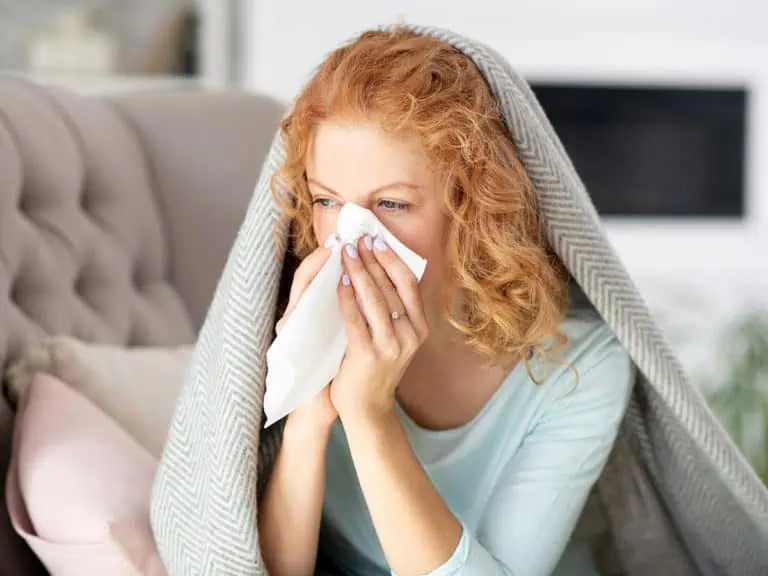 Защо имам постоянно запушен нос? Защо имам запушен нос